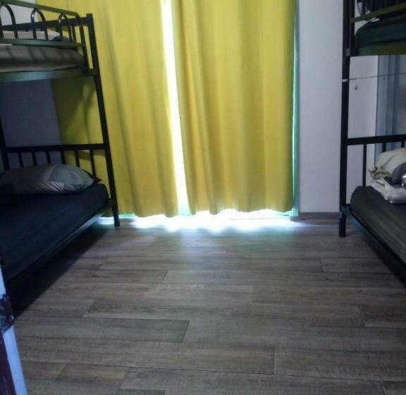 공동 객실, Rozelle Hostel