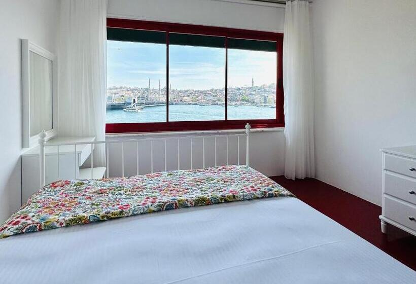 带大床的标准间, Baracuda Karakoy