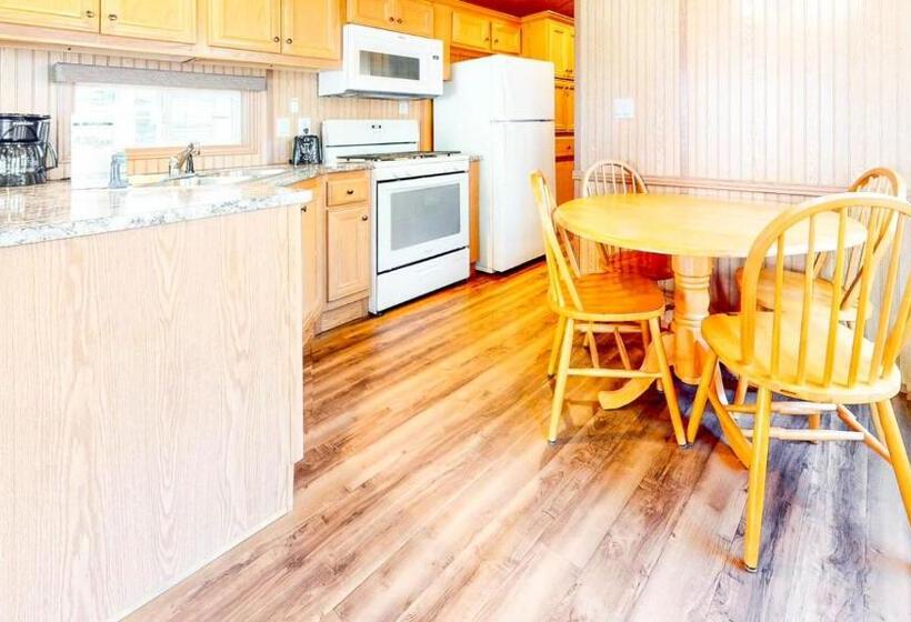 Дом 2 Спальни, Point Sebago Resort