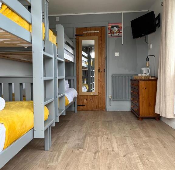 Четырехместный Номер Стандарт, Elemental Surf Lodge