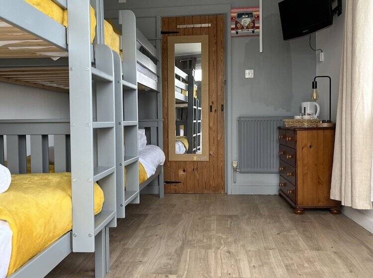 Четырехместный Номер Стандарт, Elemental Surf Lodge