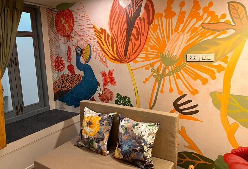 Quarto Triplo Estandar, Suraya Bangkok