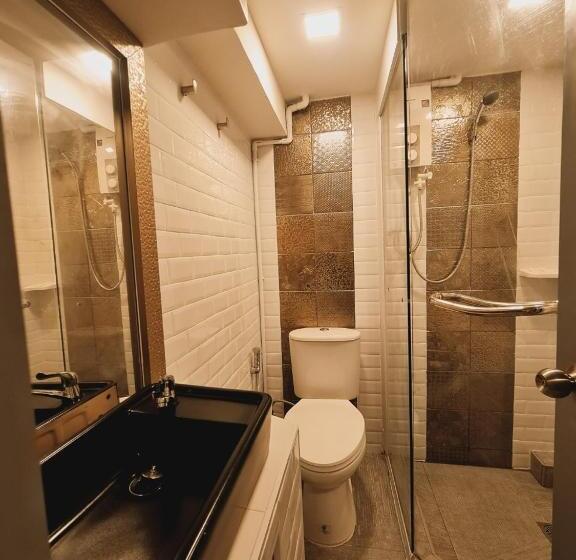 Quarto Estandar, Suraya Bangkok