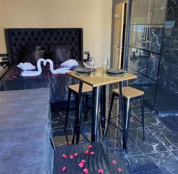 带按摩浴盆的套房, Désirs D Une Nuit   Loveroom Jacuzzi