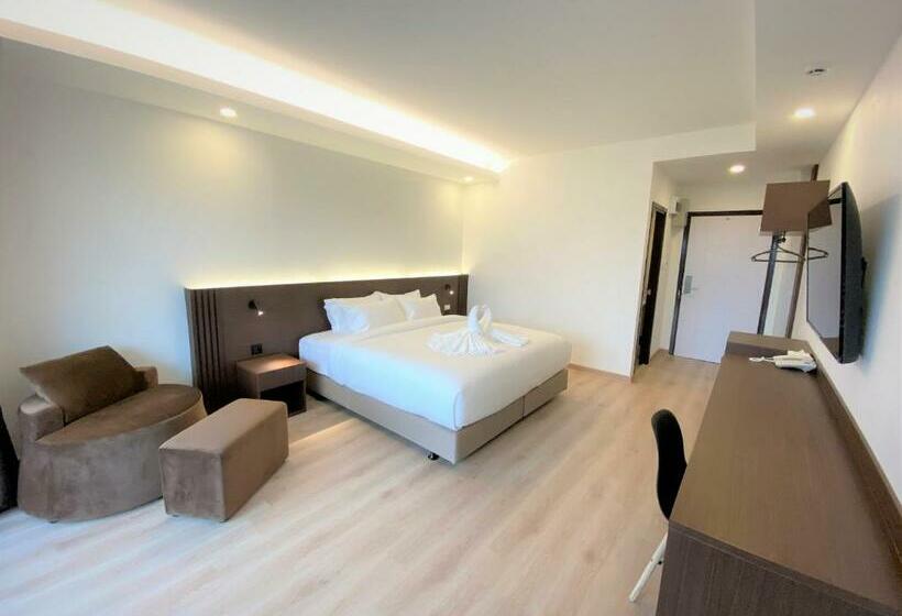 带大床的豪华间, Geen Hotel Chonburi
