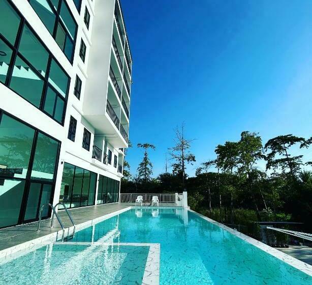 带大床的豪华间, Geen Hotel Chonburi