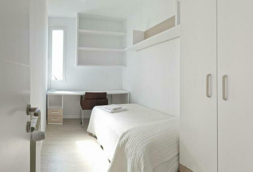 Habitación Estándar Individual, Space Center Madrid