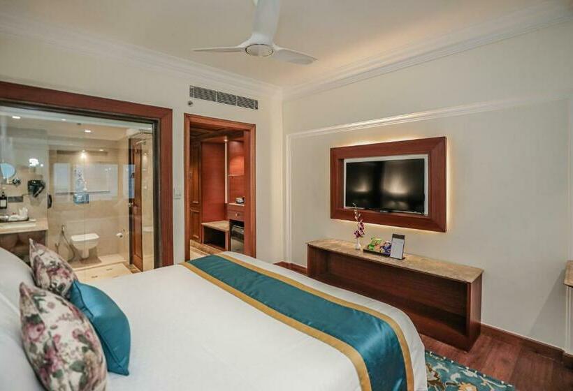 Стандартный Номер Кровать Кинг, Regenta Central Lucknow By Royal Orchid Hotels Limited