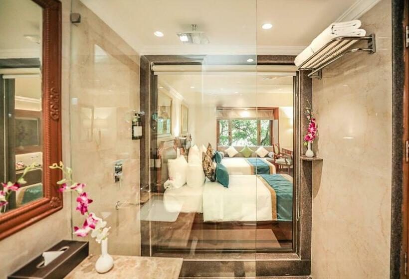Стандартный Номер Кровать Кинг, Regenta Central Lucknow By Royal Orchid Hotels Limited