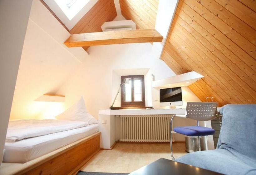 Студио Comfort, Denkmalschmiede Höfgen
