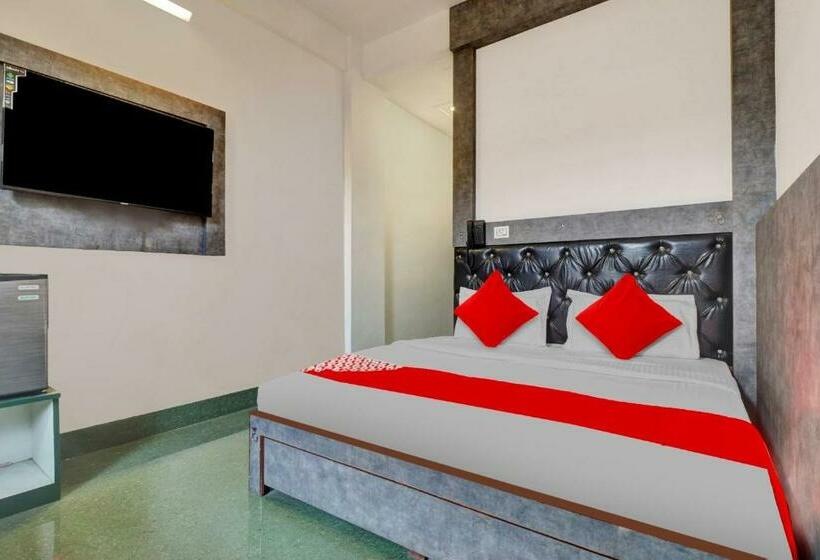 Трехместный Номер Классика, Oyo Flagship 80887  Holiday Inn