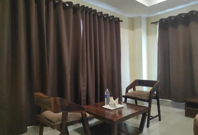 Номер Deluxe, Mayur Gardens