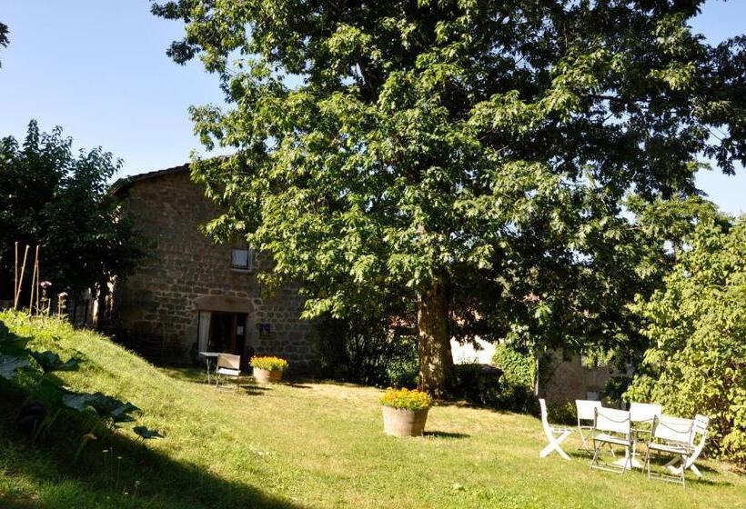 Номер Стандарт, Le Hameau De Robert