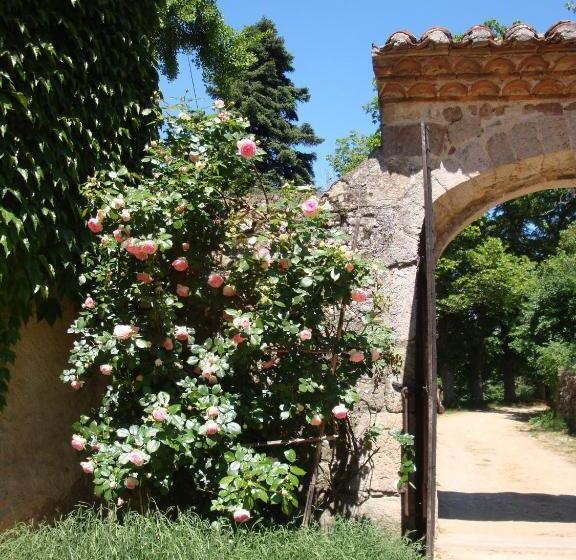 Номер Стандарт, Le Hameau De Robert