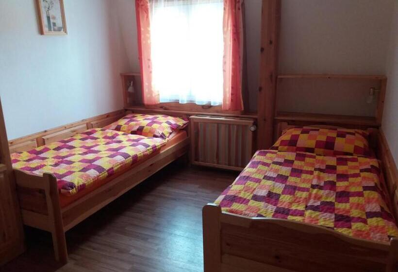 Люкс, Penzion Ve Staré škole