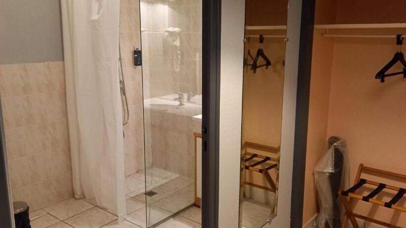 غرفة إقتصادية, Brit Hotel Comtes De Champagne   Troyes Centre Historique