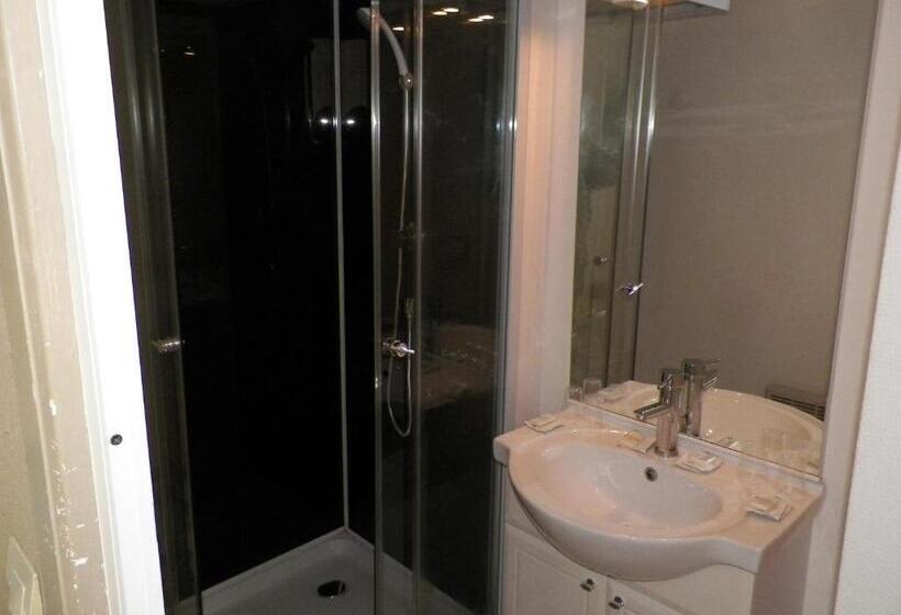 اتاق استاندارد چهار تخته, Hôtel Du Commerce