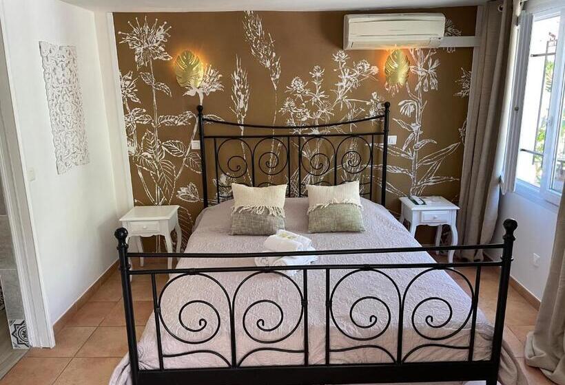 Полулюкс Вид на Сад, Cap Riviera Hotel & Restaurant Saint Aygulf