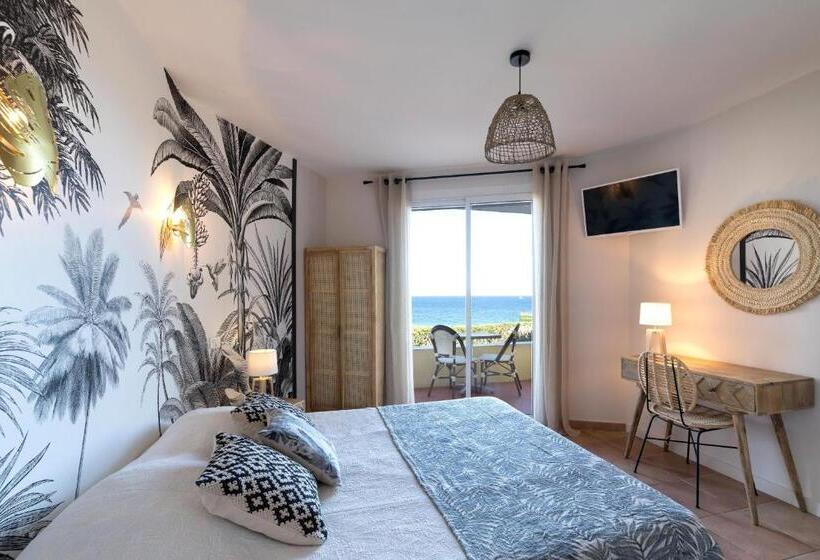 Номер Стандарт Вид на Море с Террасой, Cap Riviera Hotel & Restaurant Saint Aygulf