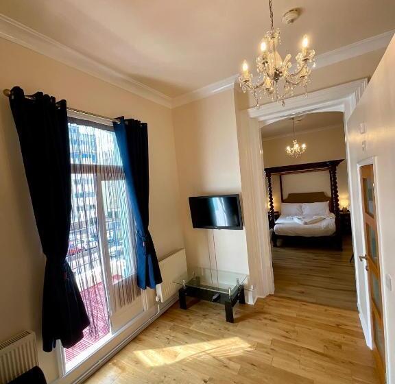 Люкс Повышенной Комфортности, Vernon Guesthouse