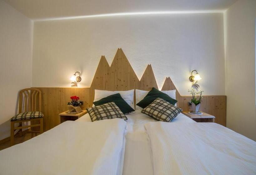 Quarto Familiar, Bertoldi