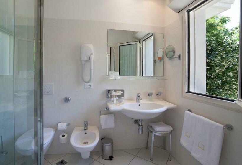 Quarto Estandar, Gala