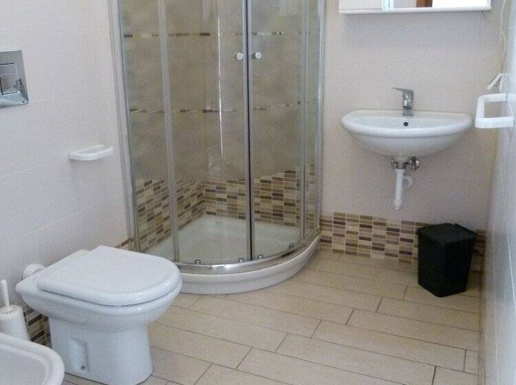 Quarto Triplo Estandar, Ideal Sottomarina