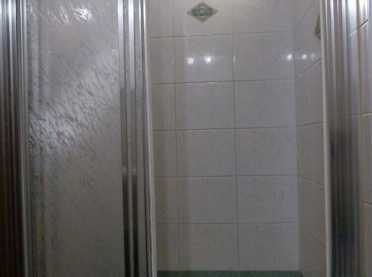 Quarto Quádruplo Estandar, Ideal Sottomarina