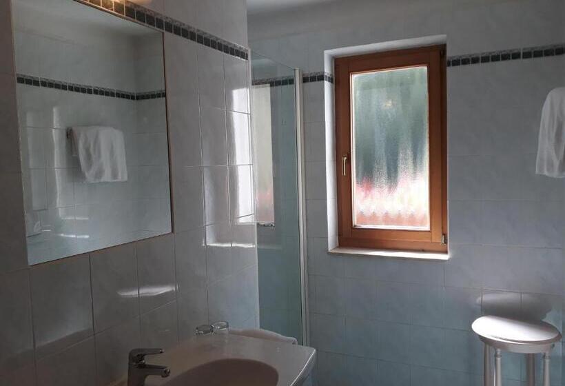 Трехместный Номер Комфорт, Larch