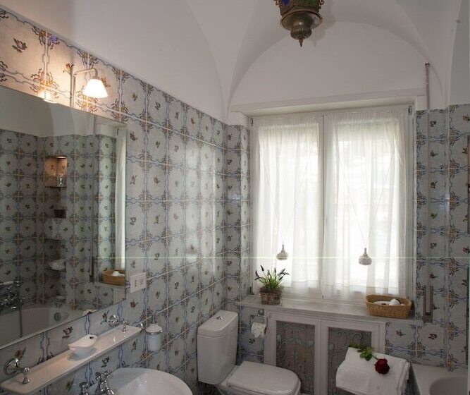 Люкс Боковой Вид на Море, Villa Silia