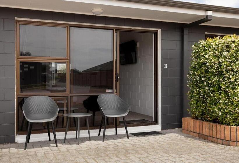 Executive Stüdyo, Cobblestone Court Motel   Wenzel Motels
