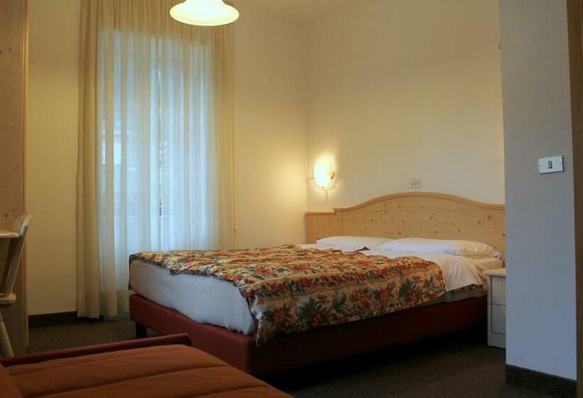 اتاق استاندارد سه نفره, Albergo Trentino