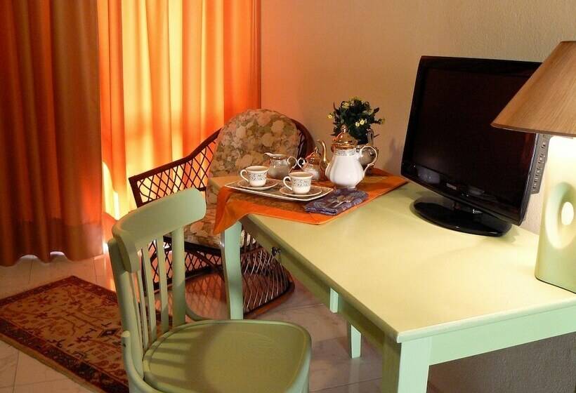 レイクビュースタンダードルーム, Bed & Breakfast Villa Sensi
