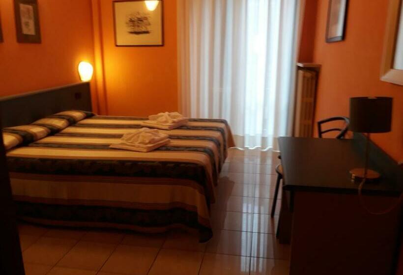 Camera Standard, Residenza Cavour