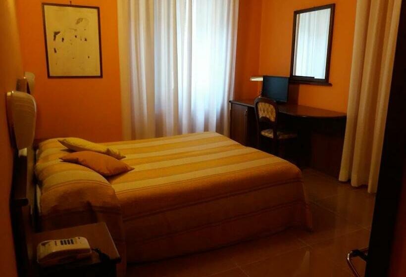 Camera Standard, Residenza Cavour