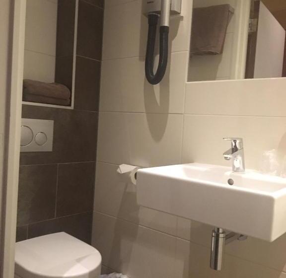 Quarto Individual Basic, En Privé Wellness De Nieuwe Doelen