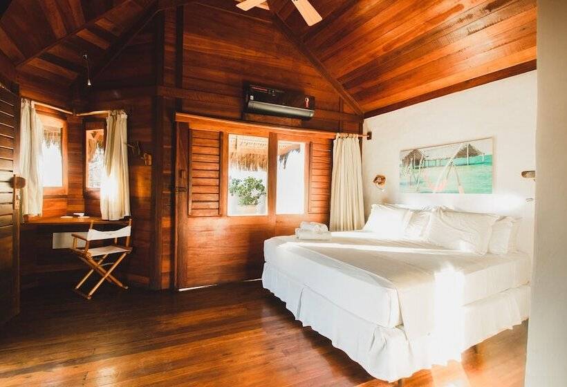 Deluxe Bungalow, Hurricane Jeri