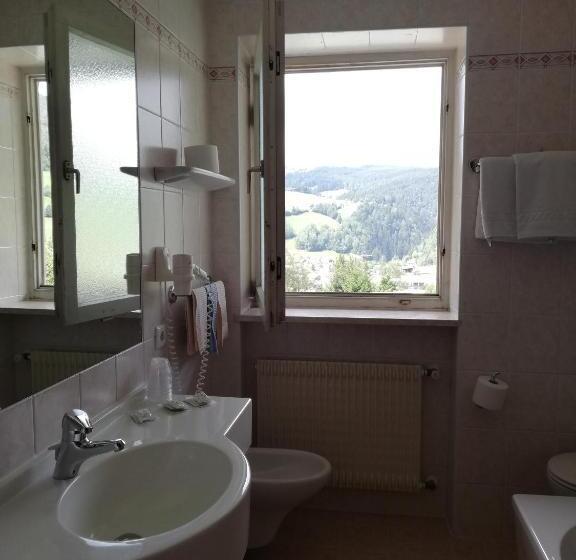 Pokój Czteroosobowy Superior, Rodes