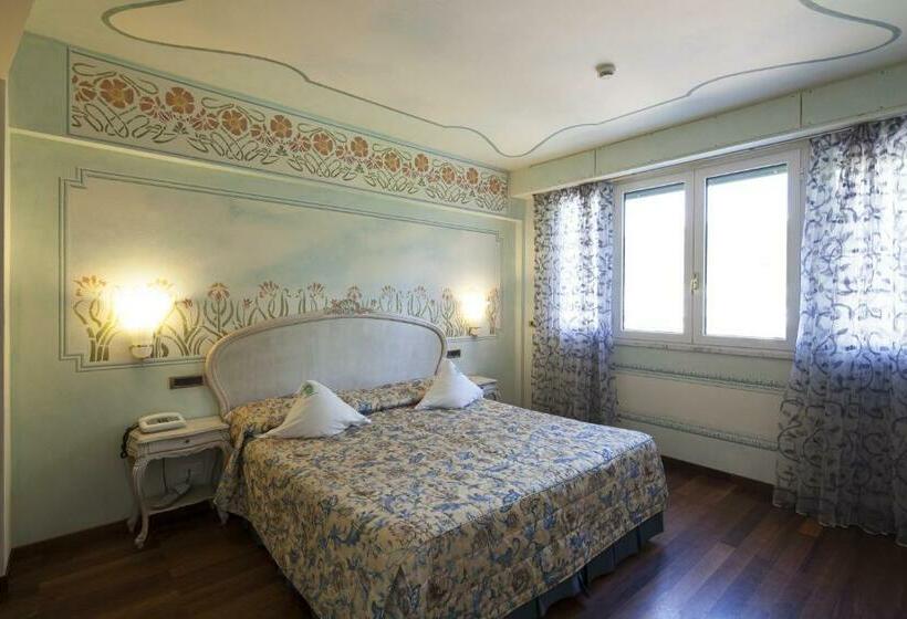 Полулюкс, Suite Hotel Nettuno