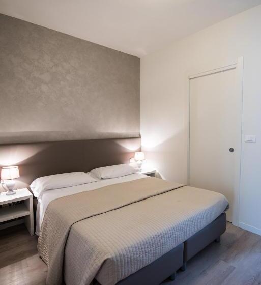Chambre Prestige, Touring