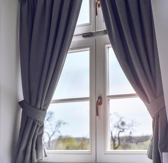 Номер Deluxe Одноместный, Relais & Châteaux Hotel Quadrille   Adults Only