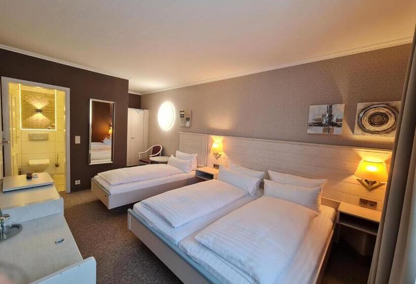 Номер Стандарт Трехместный, Ambiente Hotel Garni