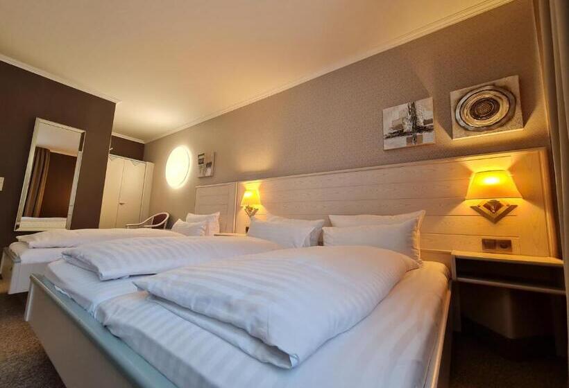 Номер Стандарт Трехместный, Ambiente Hotel Garni