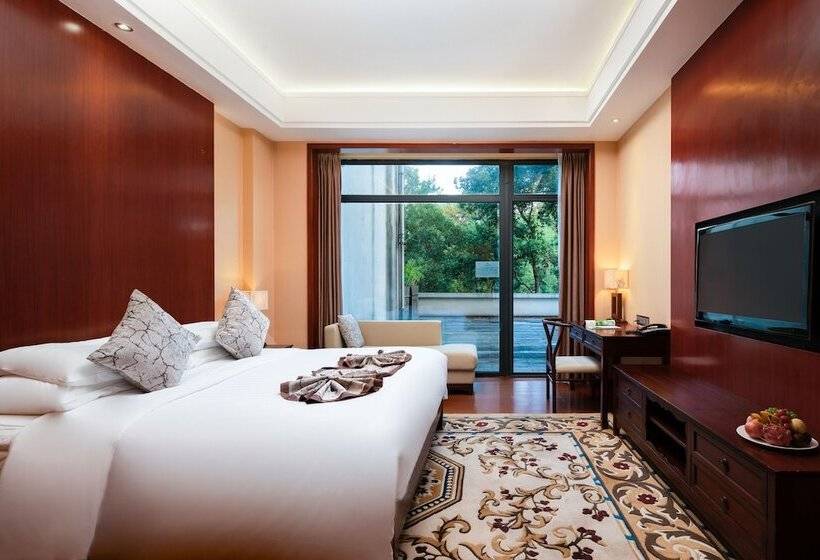 Люкс, New Century Resort & Spa Puer