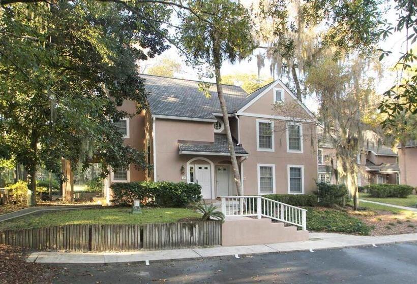 Апартаменты 2 Спальни, Evian At Shipyard By Hilton Head Accommodations