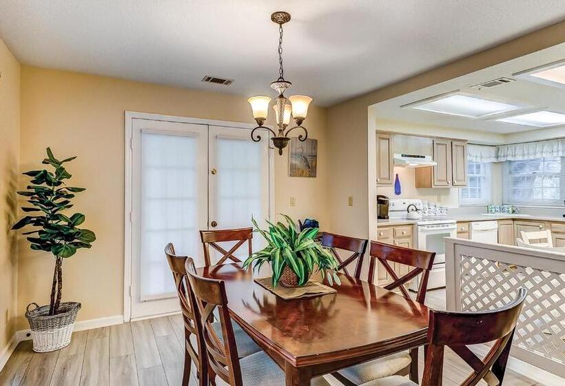 Апартаменты 2 Спальни, Evian At Shipyard By Hilton Head Accommodations