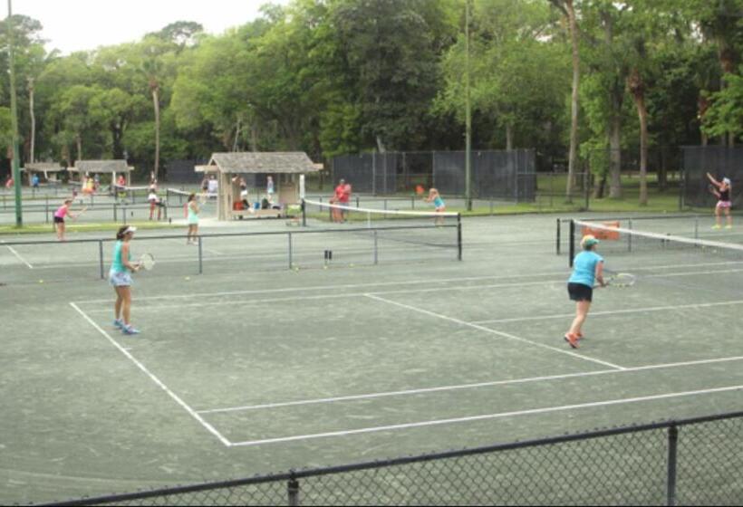 Апартаменты 2 Спальни, Evian At Shipyard By Hilton Head Accommodations