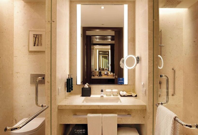 스탠다드 룸, Hilton Kota Kinabalu