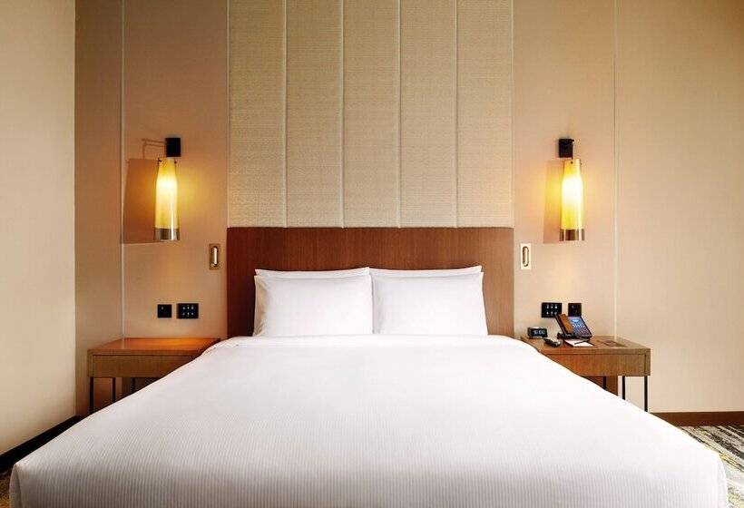 이그제큐티브 룸, Hilton Kota Kinabalu