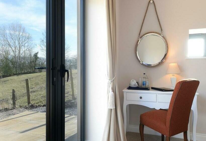 Номер Стандарт, 3 Millstones Inn